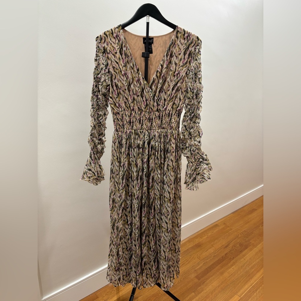 237. NWOT! Ashro Elegant V Neck Maxi Dress